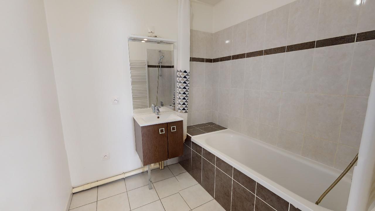 BI27-T2-Tours-Nord-au-1er-etage-08172022_124431